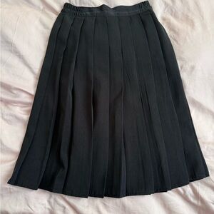 Elegant Black Pleated Skirt